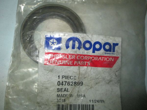 04762899 MOPAR OUTPUT SHAFT SEAL NEW OEM