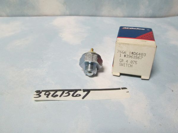 3961567 TRANS OIL PRESSURE SWITCH NOS