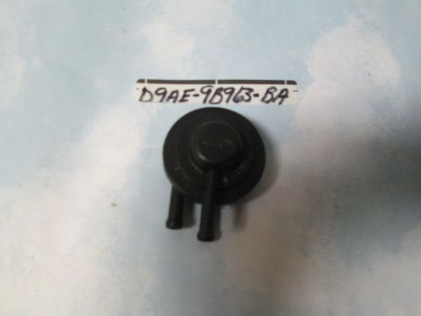 D9AE-9B963-BA FORD CANISTER PURGE VALVE OEM