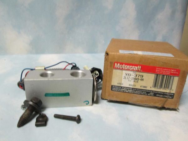 2L1Z-19849-AA YG-379 MOTORCRAFT FORD NAVIGATOR 03-04 4.6L 5.4L A/C EXPANSION VALVE 03-FORD EXPEDITION NEW