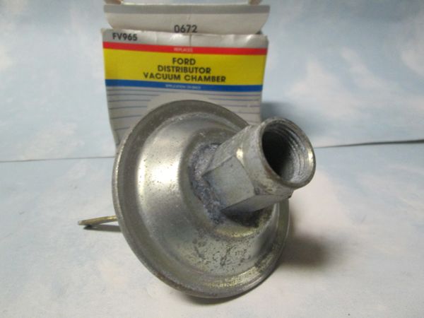 FV965 FORD TRUCK DISTRIBUTOR VACUUM CHAMBER N0S 52-62 Ford Trucks 302 402 534