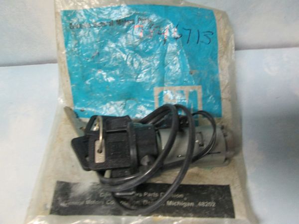 7846713 GM OEM IGNITION SWITCH NEW