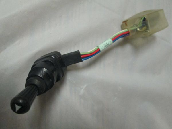 Power Mirror Control Switch F2AB-17B676-AC CROWN VICTORIA NOS NO BOX BULK STOCK