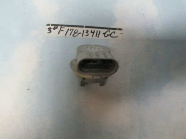 #3 F178-13411-GC NEW LIGHT SOCKET FORD