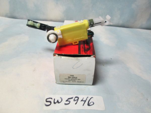 SW5946 MOTORCRAFT SWITCH NOS