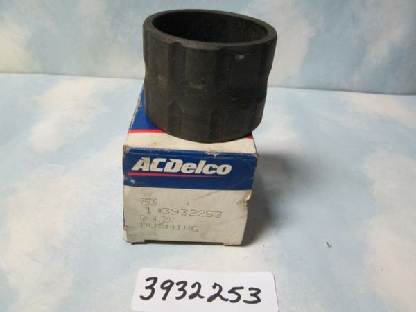 3932253 AC DELCO GMC MUNCIE 4SPD SHAFT BUSHING NOS