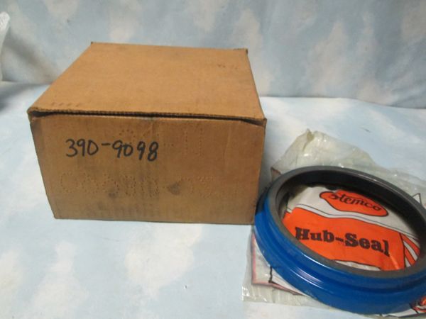 390-9098 STEMCO HEAVY TRUCK HUB SEAL NEW