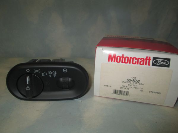 SW-5652 MOTORCRAFT HEADLIGHT FORD EXPLORER