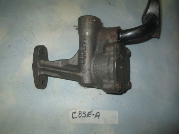 C8SE-A FOMOCO LINCOLN MARK OIL PUMP WITH INLET SCREEN NOS