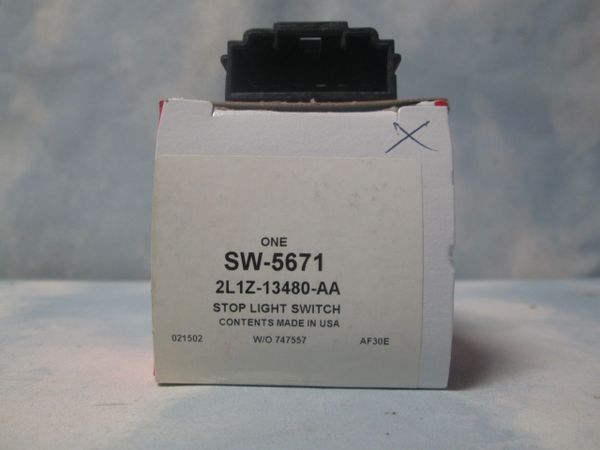 SW-5671 (2L1Z-13480-AA) MOTORCRAFT BRAKE LIGHT SWITCH (NEW)