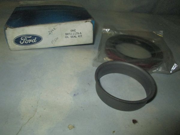D0TZ-1175-A FORD TRUCK REAR WHEEL GREASE OIL SEAL 64-72 P-500 KIT NEW