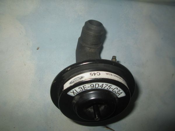 XL3E-9D475-C3A FORD F-150 5.4L EGR VALVE OEM NOS