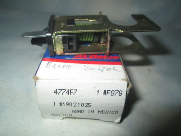 19021025 FORD LINCOLN COUGAR AC DELCO BRAKE LIGHT SWITCH NOS SW-2265