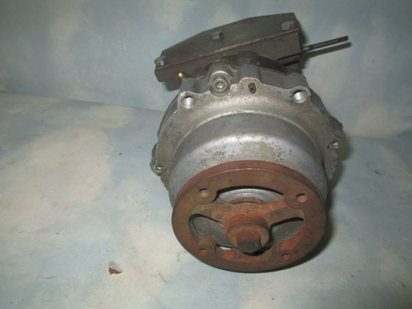 E0AE-9A543-B2C FORD DIESEL PUMP NEW BOSCH 0408908002