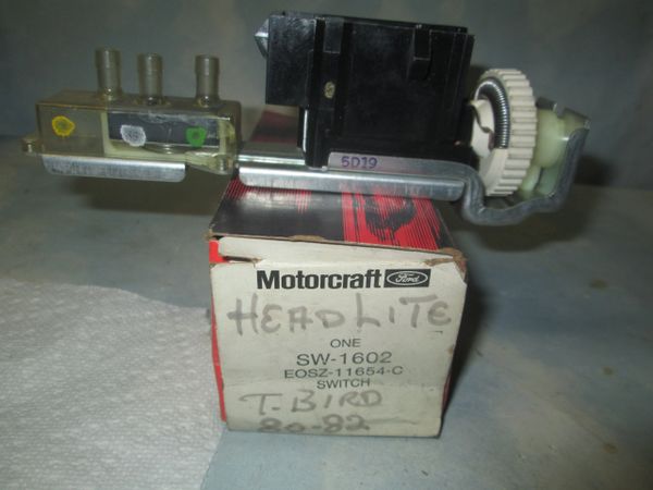 SW-1602 FORD MOTORCRAFT HEADLIGHT SWITCH T-BIRD EOSZ-11654-C