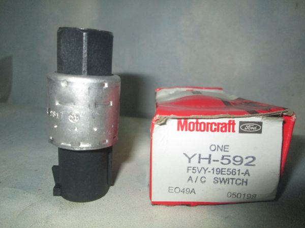 YH-592 MOTORCRAFT A/C CLUTCH CYCLE SWITCH FORD LINCOLN MERCURY SWITCH NEW