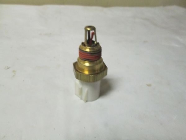 DY-674 AIR TEMP SENSOR FORD OEM AX3 Motor NEW