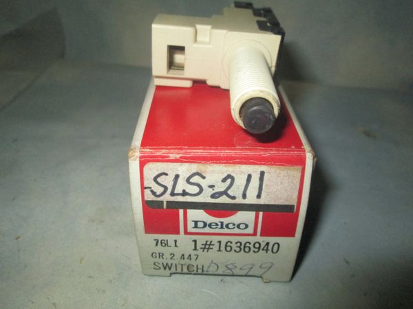 1636940 AC DELCO CADILLAC ALLANTE BRAKE LIGHT SWITCH NOS