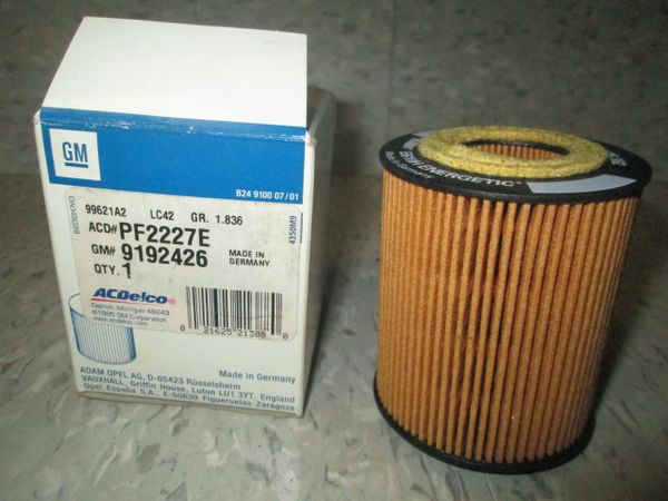 PF2227E GM GENUINE SATURN VUE 3.0L ENGINE OIL FILTER NEW