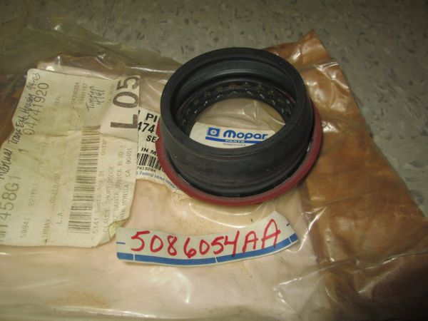 5086054AA MOPAR DODGE RAM TRUCK 1500 98-05 TRANSMISSION OUTPUT SHAFT SEAL 5.9L MOPAR OEM NOS