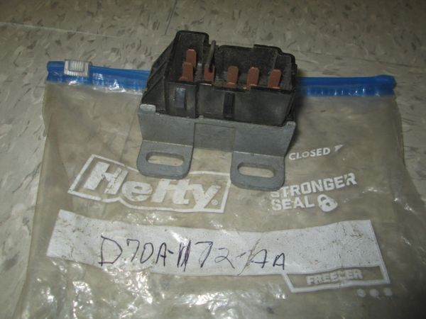 D70A-1172-AA FORD IGNITION SWITCH NOS 1977-1980 THUNDERBIRD MUSTANG PINTO NOS