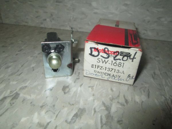 SW-1681 COURTESY LIGHT SWITCH 84-90 CROWN VICTORIA GRAND MARQUISE LINCOLN 2.4L 5.0L 5.8L 3.8L 2.3LMOTORCRAFT NOS