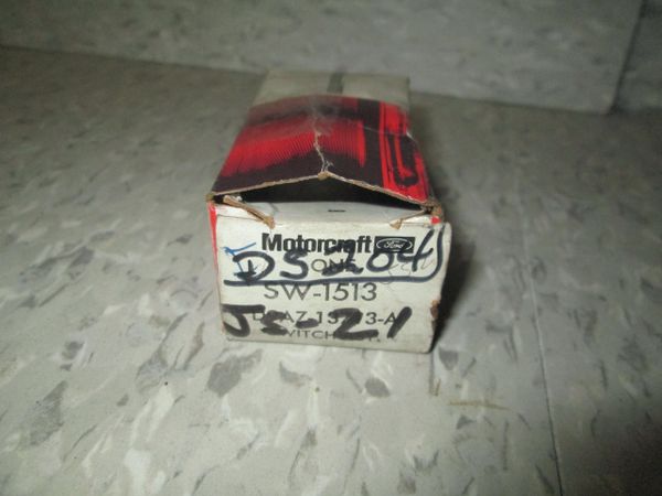 SW-1513 MOTORCRAFT FORD LINCILN MERCURY CONVERTIBLE COURTESY JAMB LAMP SWITCH ASSY NOS