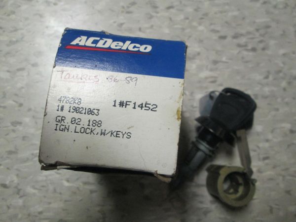 F1452 FORD TAURUS IGNITION LOCK W/KEYS FORD TAURUS NOS