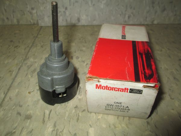 SW-1571-A MOTORCRAFT WINDSHIELD WIPER TRUCK SWITCH WITHOUT INTERMITTEN NEW