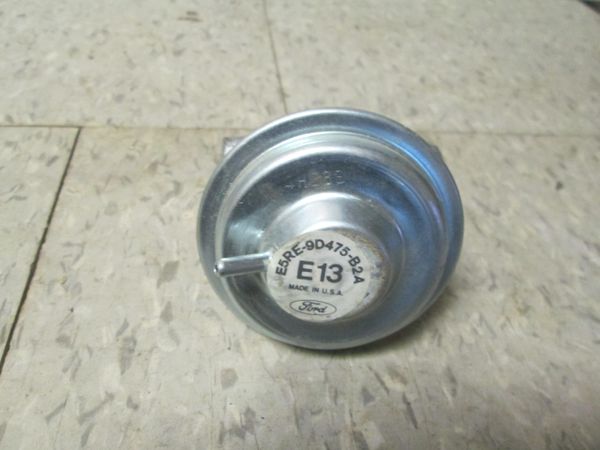 E5RE-9D475-B2A L4-2.3 ENGINE 84-86 MUSTANG LTD FORD OEM NEW EGR VALVE