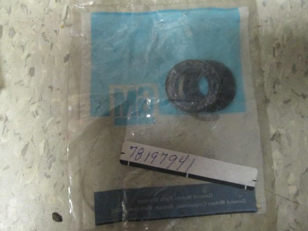 7819794 GM SEAL KIT Genuine GM # 7819794 Gear Stub Shaft Seal KiT NEW