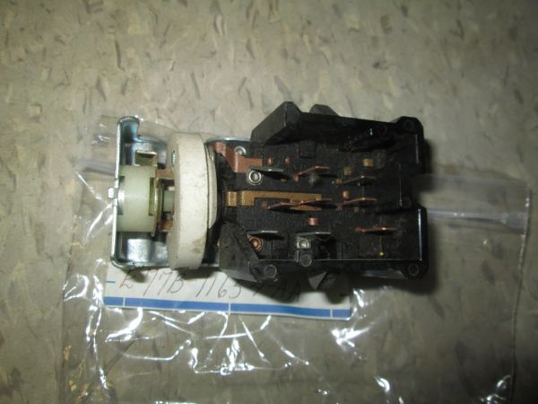 E77B-11654-AA MOTOR CRAFT E-100-150 E-250 87-03 HEADLIGHT SWITCH NOS