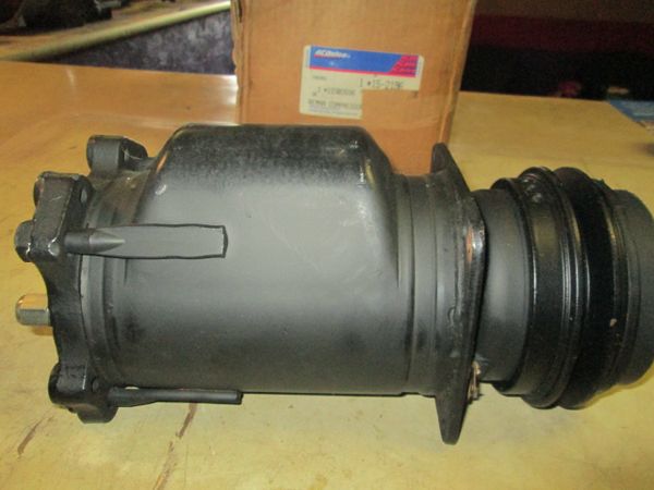 15-2196 AC DELCO COMPRESSOR 77-79 GM BUICK CADILLAC GMC TRUCK G2500 G3500 K-10 SUBURBAN 1500 2500 3500 REMAN