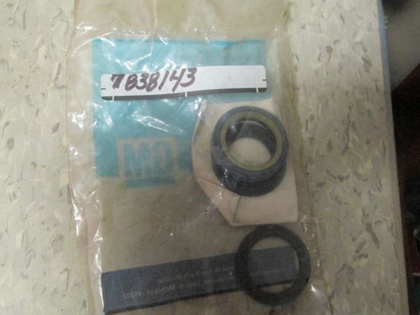 7838143 GM 77-81 OEM SERVO SEAL KIT CHEVY PITMAN SHAFT ARM SEAL NOS