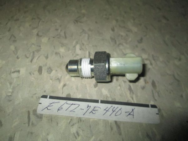 E6TZ-7E440-A FORD NOS 1986 - 1991 FORD F150 F250 BRONCO TRANSFER CASE PRESSURE SWITCH NEW