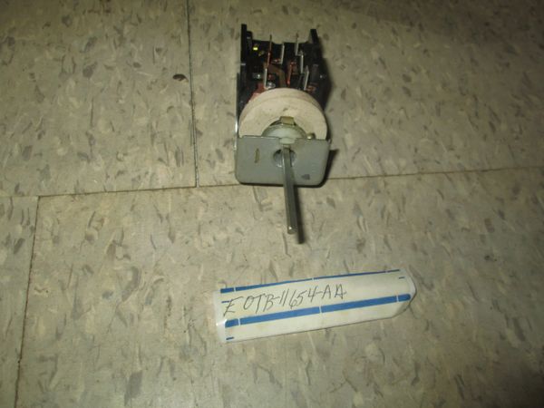 E0TB-11654-AA MOTORCRAFT 81-86 F150-F250-F350 BRONCO HEADLIGHT SWITCH NOS