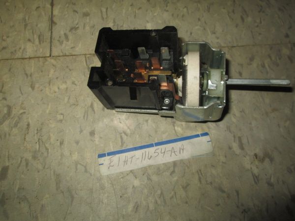 e1ht-11654-aa motorcraft head light switch Ford F600 F700 F800 Truck 1980-1998 -NEW OEM Ford Headlight Switch E1HT-11654-AA Ford F600 ...