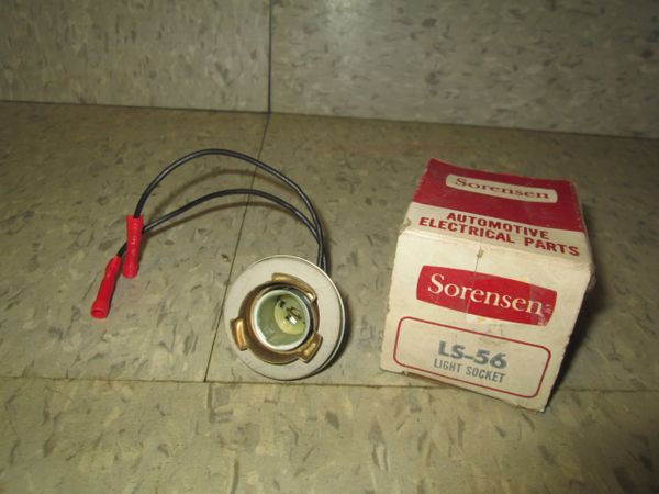 LS-56 SORENSEN LIGHT SOCKET NOS