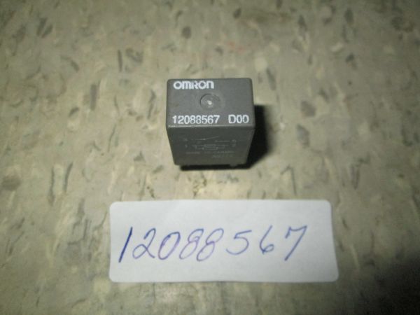 12088567 OMRON FUSE RELAY sierra silverado suburban GMC Chevy NOS