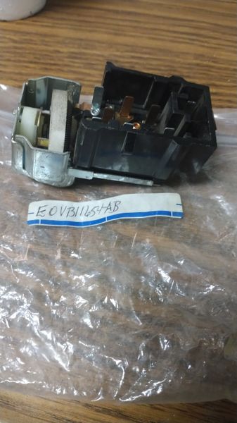 E0EB-11654-AA MOTORCRAFT 81-86 HEADLIGHT SWITCH NOS