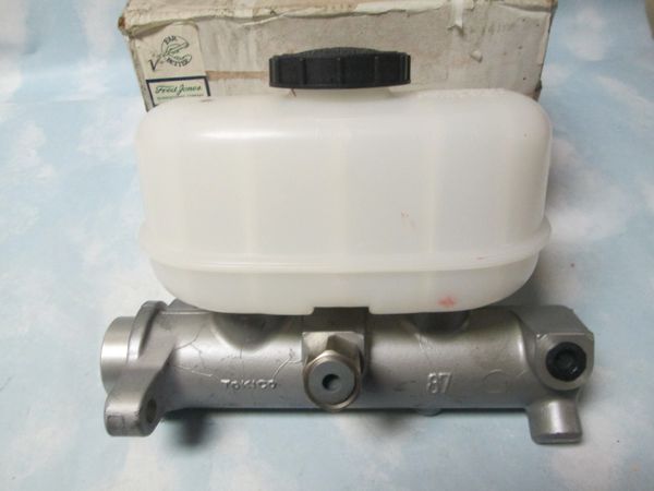 F4TZ-2140-D MASTER CYLINDER (REMANUFACTURER)