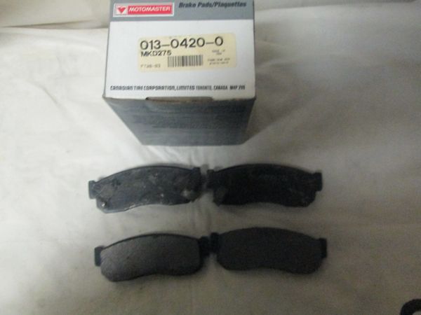 MKD-275 FRONT DISC MOTOMASTER PADS NEW NISSAN
