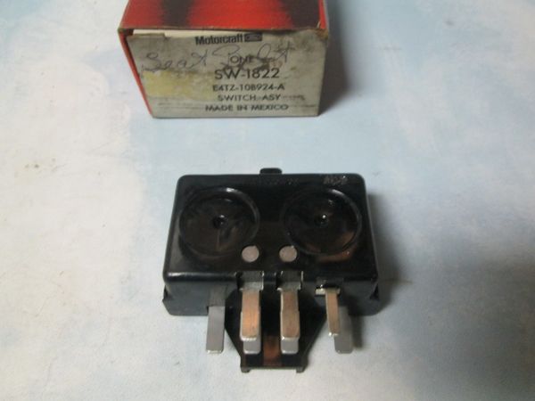 SW-1822 E4TZ-10B924-A SEAT BELT WARNING SWITCH NEW