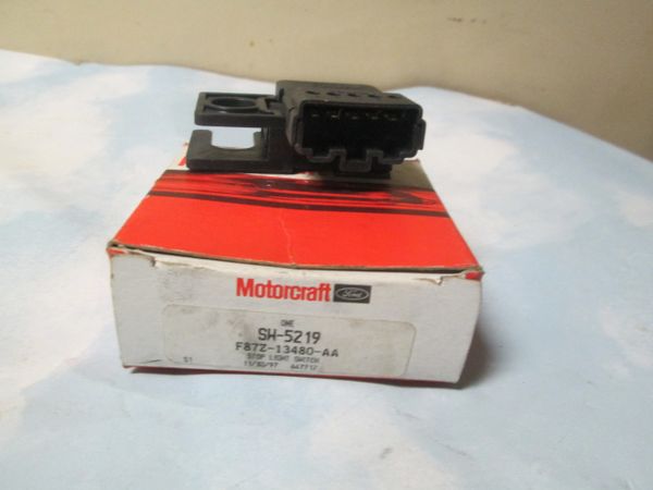 SW-5219 MOTORCRAFT EXPLORER BRAKE LIGHT SWITCH NEW