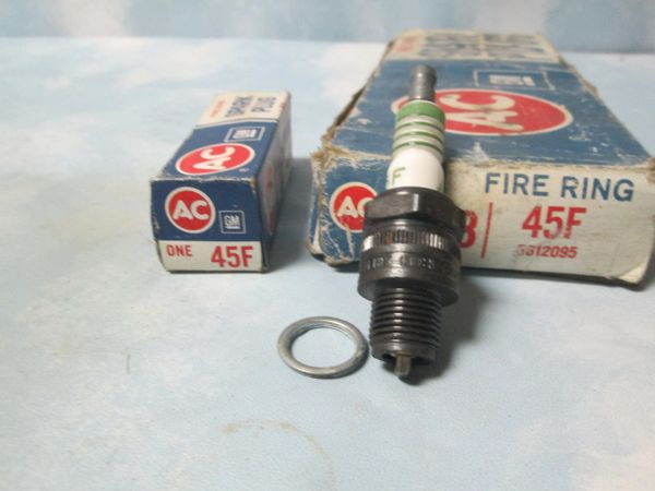 45F AC SPARK PLUGS 1947 THRU 1957 NEW SET OF 8 GREEN FIRE RINGS (4)