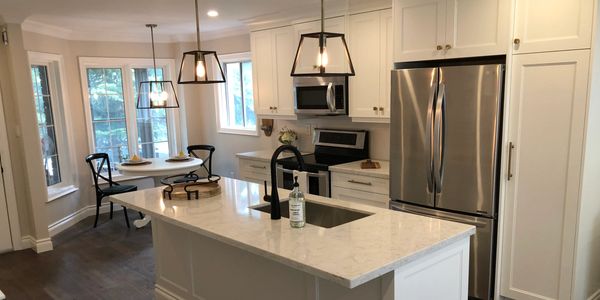 Beautiful kitchen renovation completed in Ontario by the Leslie Renovations team.