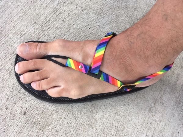 Runners hot sale flip flops