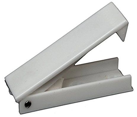 RV Designer Colonial White Baggage Door Catch E212