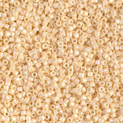 DB0157 Opaque Cream AB/8g