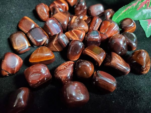 Tumbled Crystal: Tiger's Eye, Red